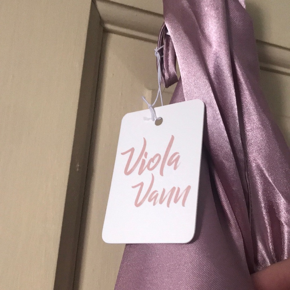 New! Viola Vann Robe - Picture 3 of 3